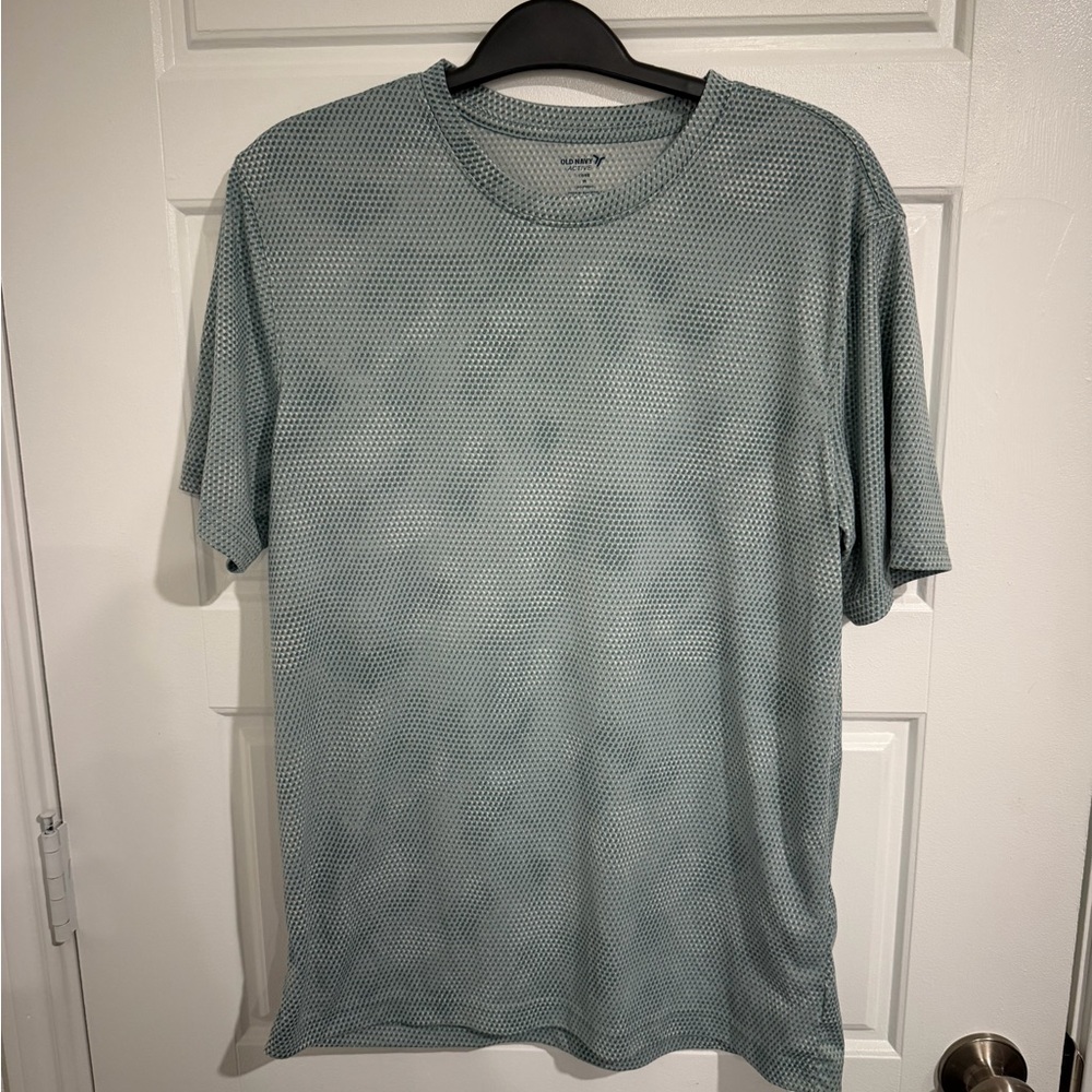 Old Navy Men's Blue Patterned Tee